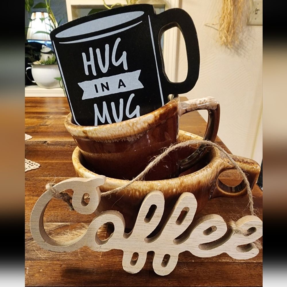 VINTAGE 2 Mugs Brown Drip Pottery & 2 Signs! Perfect gift!